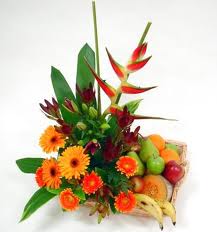 3 kg fruits with 12 flowers in a hand bouquet